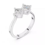 Заредете изображението в галерията: Duo Amor – годежен пръстен с два диаманта Princess в 14K бяло злато