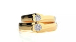 Заредете изображението в галерията: Nexus – брачни халки с инкрустиран диамант и модерен обков в 14К жълто злато
