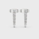 Заредете и пуснете видеото в галерията: Serene – обеци,висящи с диаманти от 14К бяло злато
