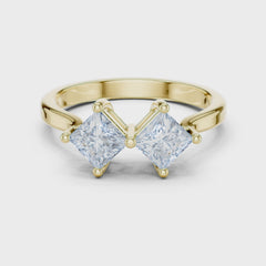 Duo Amor – годежен пръстен с два диаманта Princess в 14K жълто злато