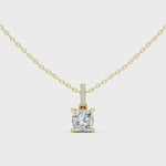 Заредете и пуснете видеото в галерията: Velora висулка с 1.50 ct Cushion диамант от 14K жълто злато
