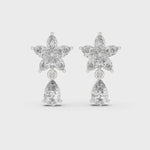 Заредете и пуснете видеото в галерията: Petalia – обеци с диаманти от 14К бяло злато
