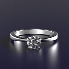 Regalis Passio – Годежен пръстен солитер с диамант и скрита корона от диаманти в бяло злато