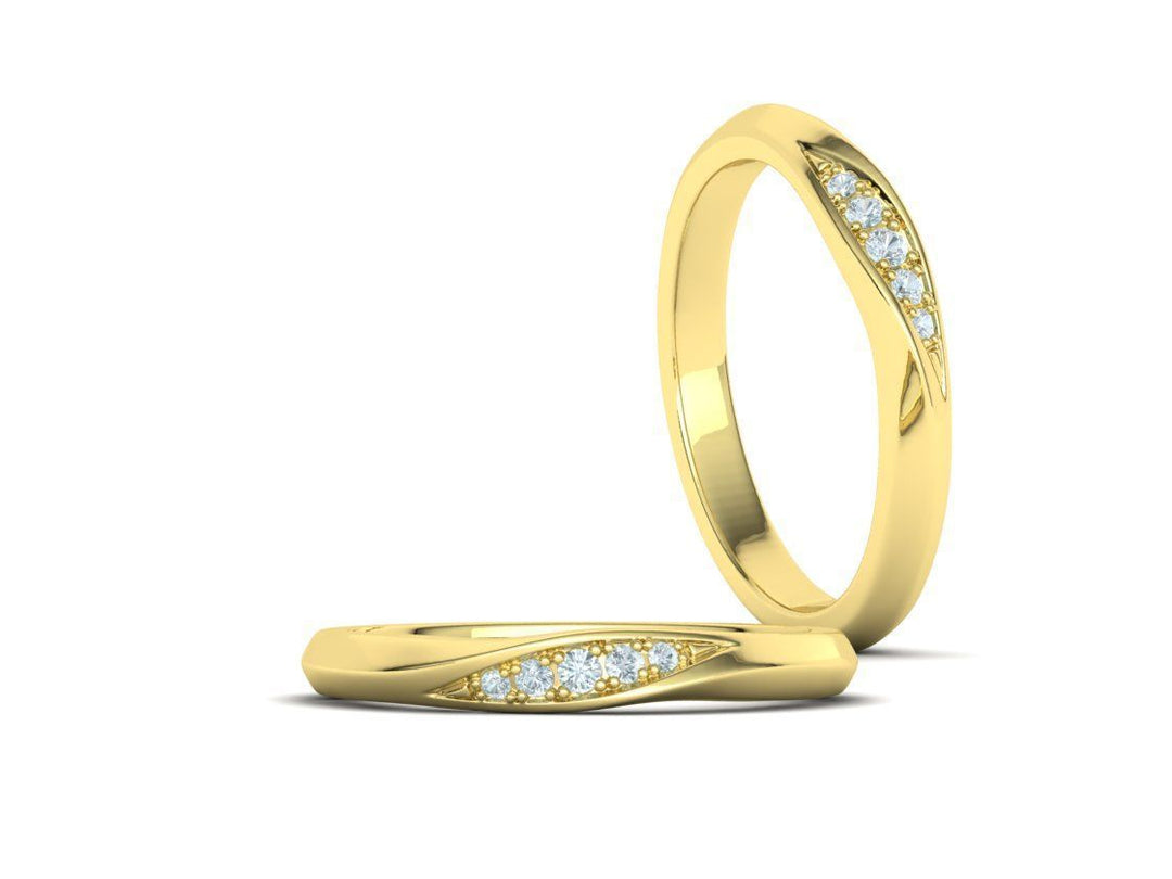 Unda – брачни халки с диаманти и елегантна вълнообразна линия в 14К жълто злато